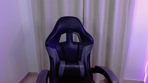 Snapshot of heizer_ chatting on October 2025 01:48:02 AM ETHEREAL HEIZER online show from October 2025 01:48:02 AM