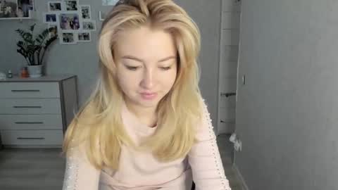 Helen sven online show from October 2025 05:27:02 AM