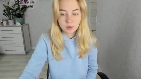 Helen sven online show from October 2025 05:55:01 AM