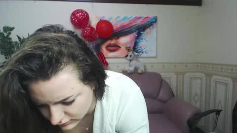 Helen Elliot online show from February 2025 10:28:01 AM