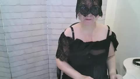 Snapshot of helen_xi chatting on November 2025 04:49:01 AM Helen online show from November 2025 04:49:01 AM