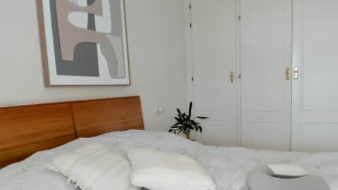 helena_hills online show from October 2025 10:51:01 AM