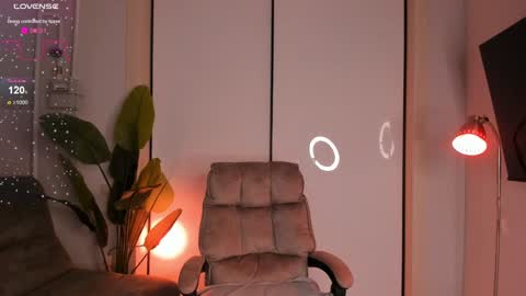 Helen online show from December 2024 11:34:02 PM