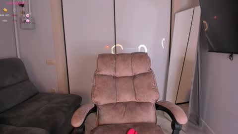 Helen online show from October 2025 04:48:02 PM