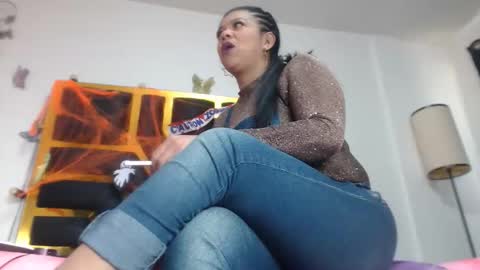 helenahotwet online show from November 2025 12:15:01 PM