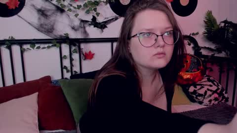 Snapshot of helendanvers chatting on November 2025 09:52:02 AM helendanvers online show from November 2025 09:52:02 AM