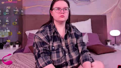 Snapshot of helendanvers chatting on November 2025 02:43:02 AM helendanvers online show from November 2025 02:43:02 AM