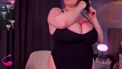 Snapshot of helendanvers chatting on November 2025 03:23:02 PM helendanvers online show from November 2025 03:23:02 PM