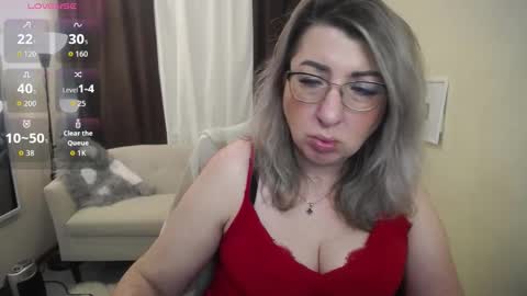 helenenigma online show from November 2025 07:57:01 PM