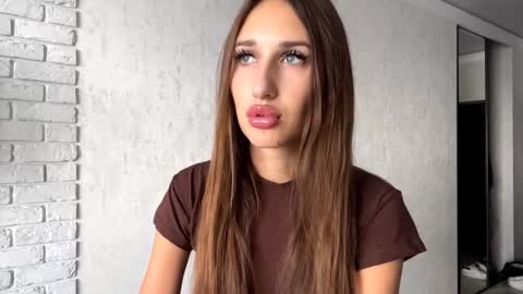 Chloe online show from September 2025 09:11:01 AM