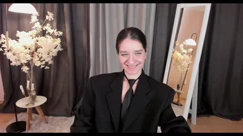 Helen online show from February 2025 05:53:01 AM