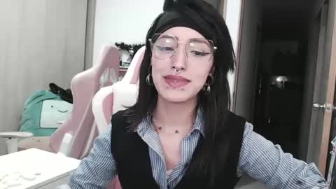 Snapshot of hell_666_xxx chatting on January 2025 12:42:02 AM cher online show from January 2025 12:42:02 AM