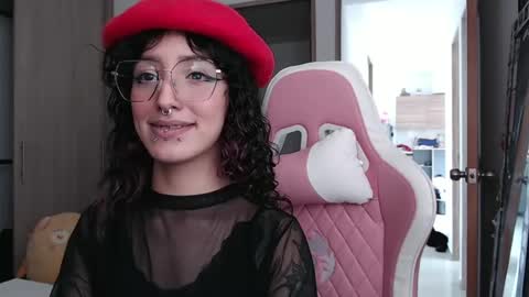 Snapshot of hell_666_xxx chatting on January 2025 06:02:01 PM cher online show from January 2025 06:02:01 PM