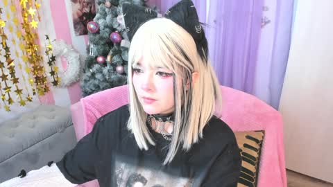 Laura online show from January 2025 12:17:01 AM
