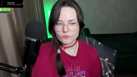 Red online show from December 2024 09:50:01 PM