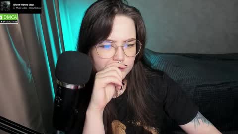 Red online show from February 2025 10:02:01 PM