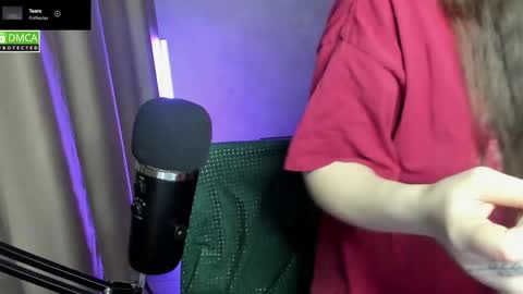 Red online show from February 2025 06:40:01 PM