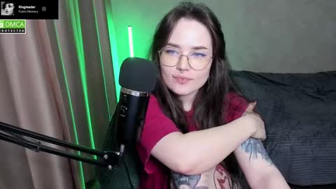 Red online show from March 2025 06:05:02 PM