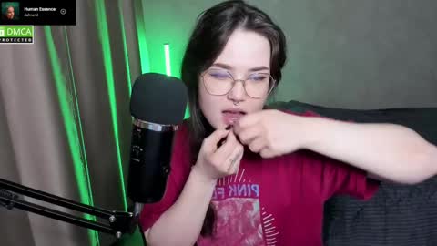 Red online show from March 2025 06:56:01 PM