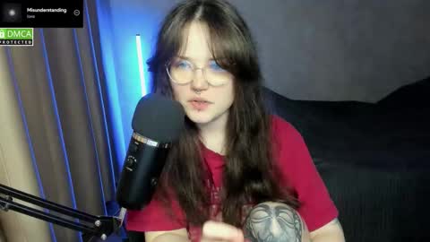 Red online show from September 2025 06:44:02 PM