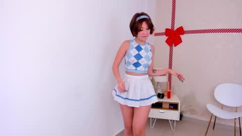 Snapshot of hellen_coy chatting on December 2024 09:28:02 AM Julieta online show from December 2024 09:28:02 AM