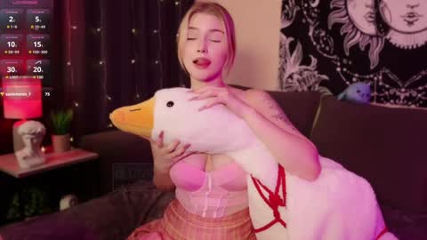 HellenHorny online show from January 2025 12:37:01 PM