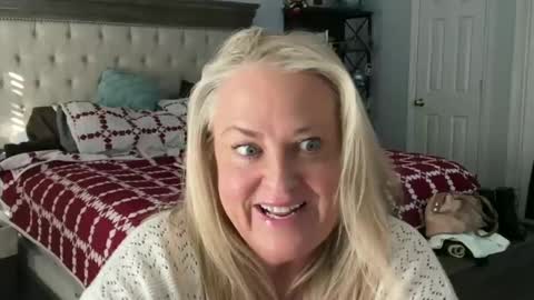 Snapshot of helloimhunny chatting on January 2025 08:17:02 PM Hunnys Hive online show from January 2025 08:17:02 PM