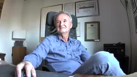 helmut227 online show from November 2025 02:17:01 PM