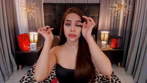 Snapshot of hennessygoddess69 chatting on February 2025 09:42:01 AM HENNESSY online show from February 2025 09:42:01 AM