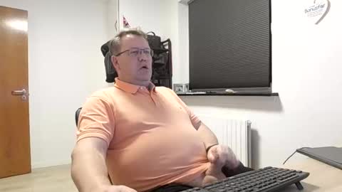 henrikrp1971 online show from February 2025 08:14:02 PM