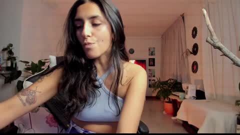 Hello I am Valentina independent Colombian model I love sensuality and pleasure welcome online show from January 2025 02:25:01 AM