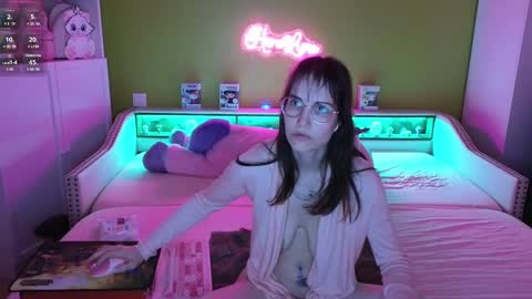 Snapshot of heraluna_ chatting on February 2025 10:54:01 PM HeraLuna  online show from February 2025 10:54:01 PM