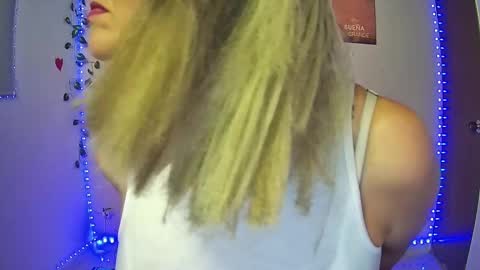 Hestesiaxx online show from March 2025 01:42:02 AM