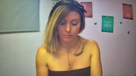 Hestesiaxx online show from September 2025 02:35:01 AM