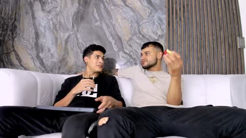 heteros men online show from February 2025 01:37:01 AM