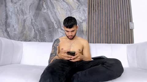 heteros men online show from February 2025 01:43:01 AM