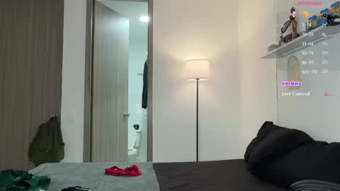 Snapshot of hey_cesard chatting on October 2025 11:26:02 PM hey_cesard online show from October 2025 11:26:02 PM