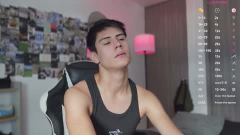 Snapshot of hey_cesard chatting on November 2025 04:17:01 PM hey_cesard online show from November 2025 04:17:01 PM