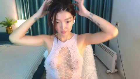 Snapshot of hey_herbal chatting on November 2025 03:02:01 PM Audrey online show from November 2025 03:02:01 PM