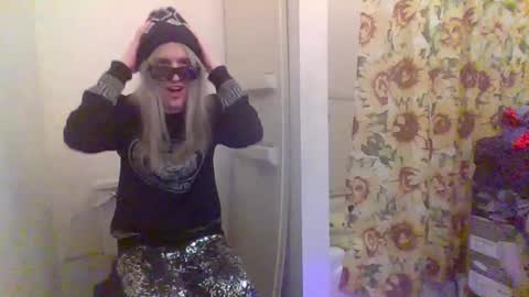 hey_mikky online show from February 2025 01:09:01 AM