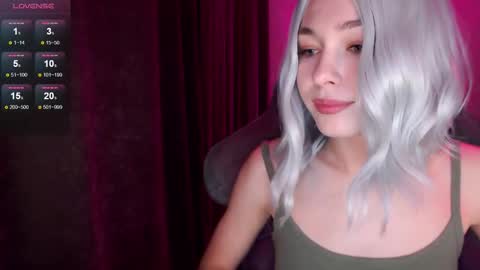 Snapshot of hey_nora_ chatting on October 2025 11:41:02 AM Nora online show from October 2025 11:41:02 AM