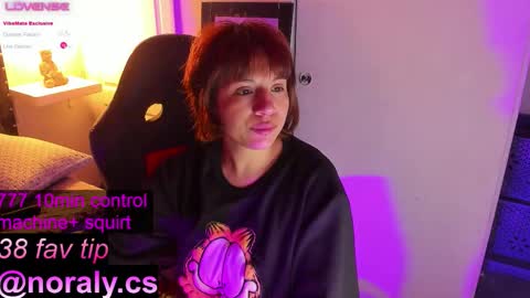 Snapshot of hey_noraly chatting on October 2025 04:24:02 AM Noraly online show from October 2025 04:24:02 AM