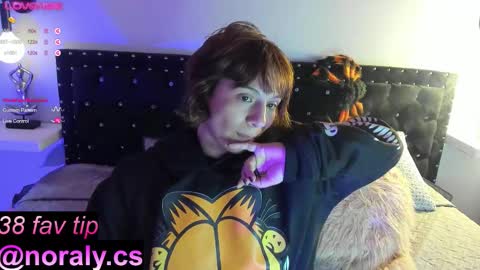 Snapshot of hey_noraly chatting on October 2025 04:15:01 AM Noraly online show from October 2025 04:15:01 AM