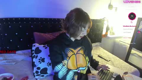 Snapshot of hey_noraly chatting on November 2025 04:59:01 AM Noraly online show from November 2025 04:59:01 AM