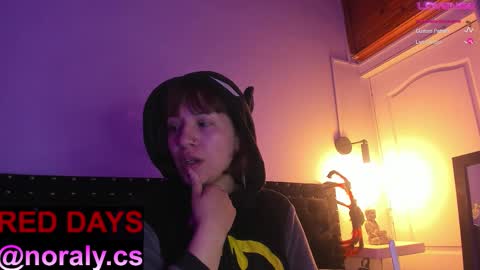 Snapshot of hey_noraly chatting on November 2025 04:03:01 AM Noraly online show from November 2025 04:03:01 AM
