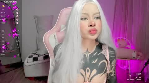 Snapshot of heybambino_ chatting on October 2025 02:45:02 AM Bambi.....Help me get 100 likes in the satisfaction bar. online show from October 2025 02:45:02 AM