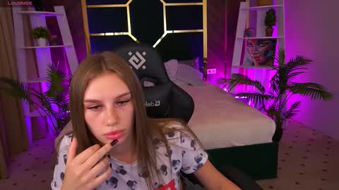 heyemilly online show from October 2025 08:08:02 PM