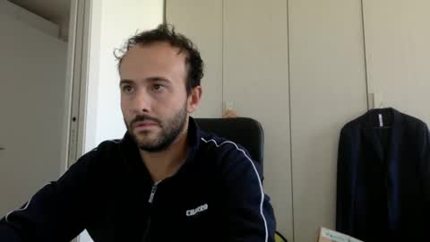 Snapshot of hhombre chatting on October 2025 02:15:02 PM hhombre online show from October 2025 02:15:02 PM