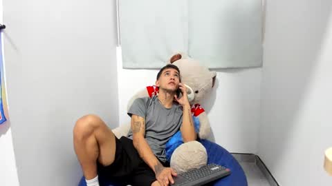 hhoney_moon online show from September 2025 12:01:02 AM