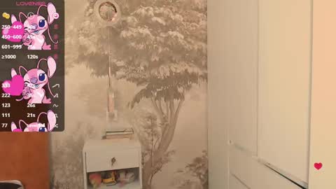 Snapshot of hiaru_cutie chatting on September 2025 06:17:01 AM Hiaru online show from September 2025 06:17:01 AM